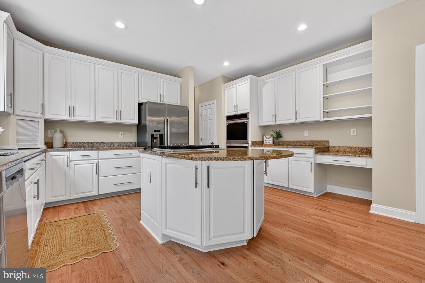 SOUTH RIVER COLONY - Residential