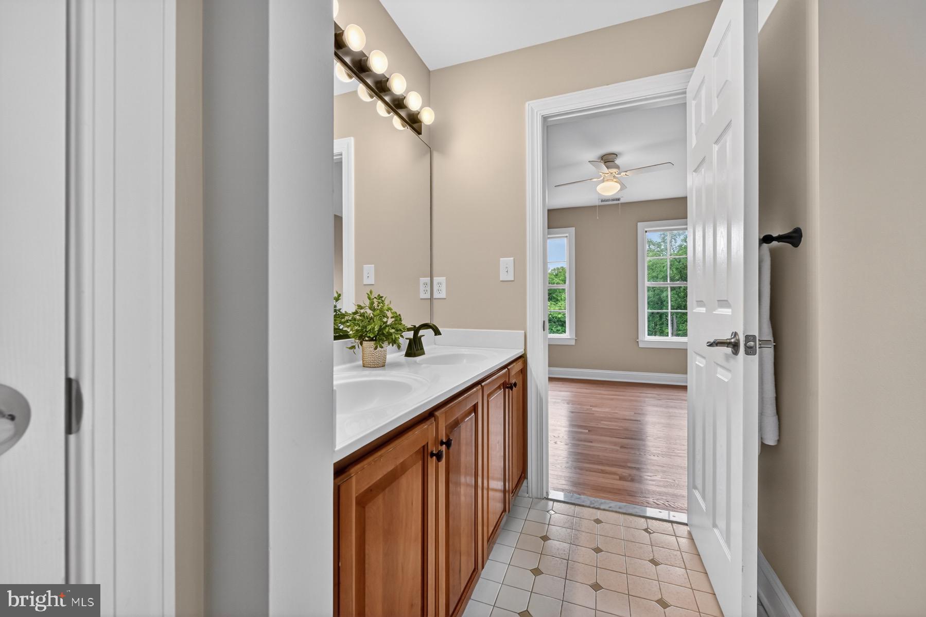 SOUTH RIVER COLONY - Residential