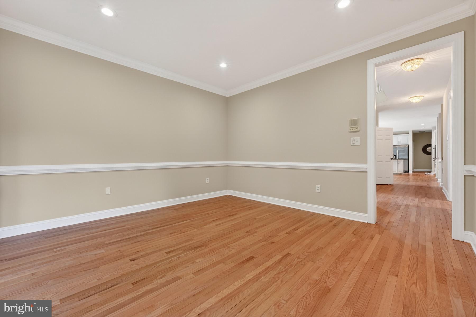 SOUTH RIVER COLONY - Residential