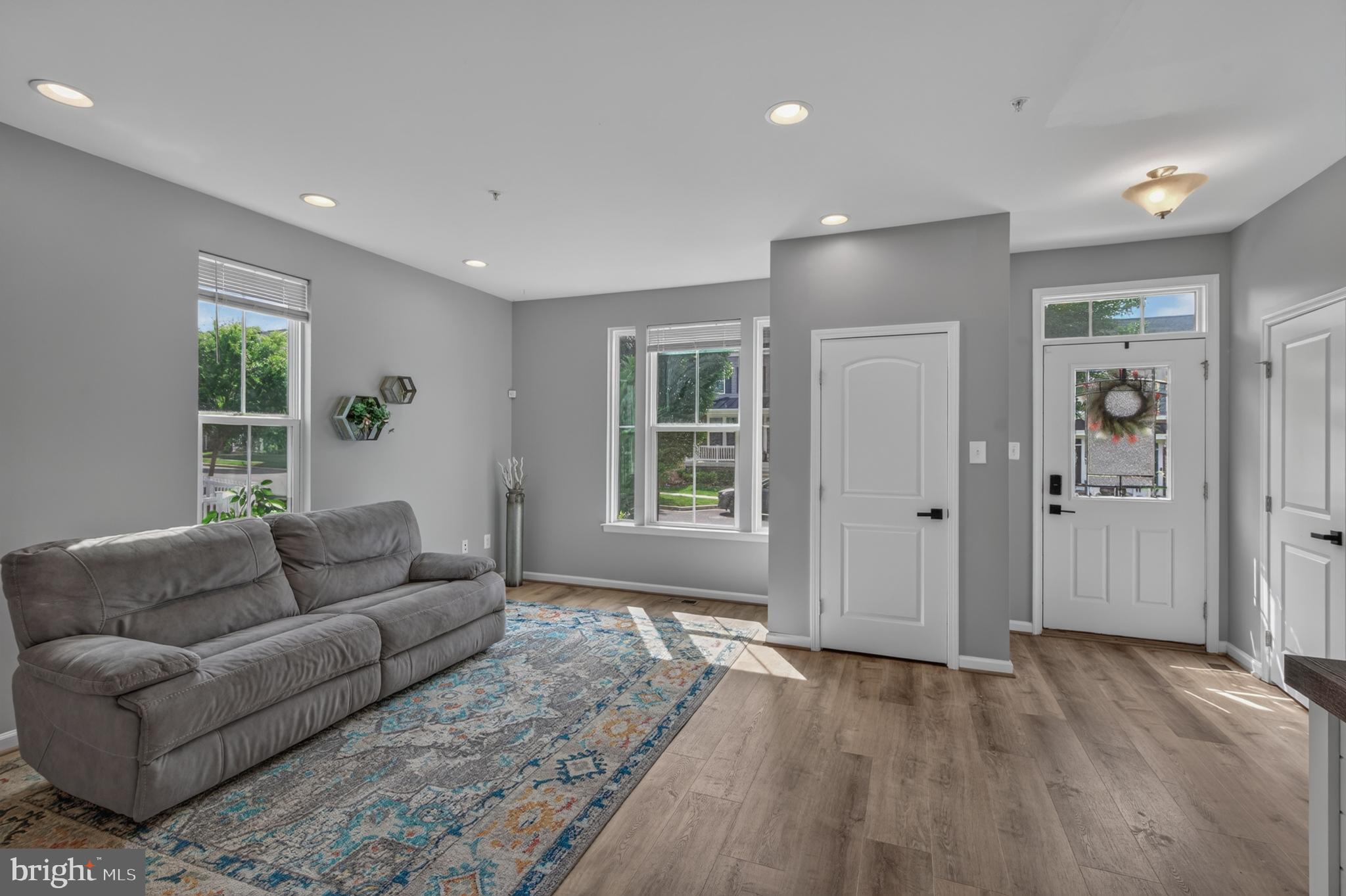 1317 SCHEER STREET
