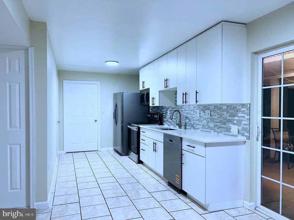 8186 PAPER BIRCH DRIVE