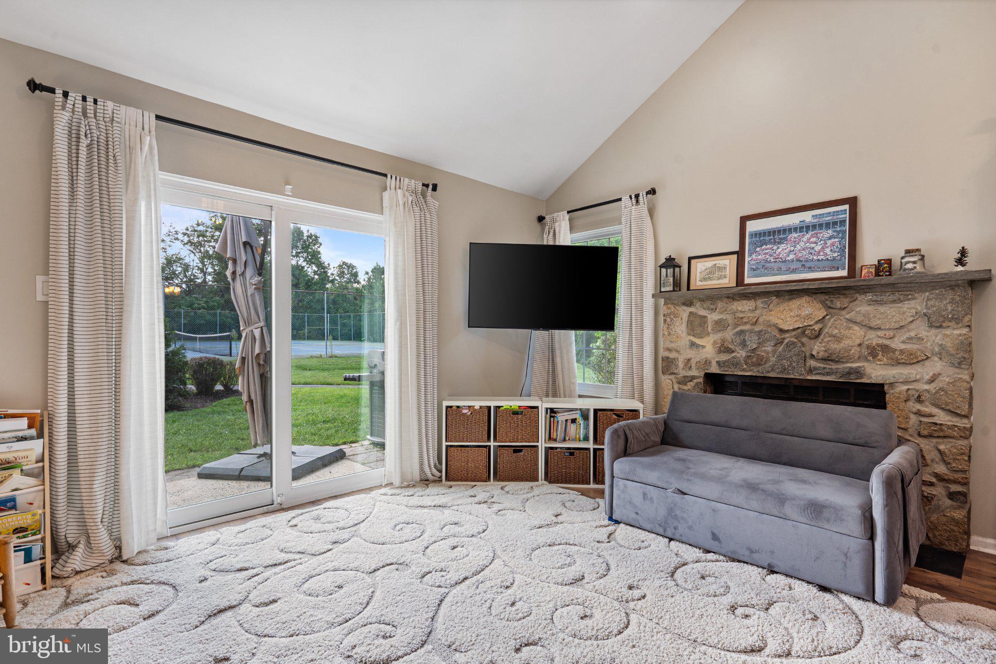 40 ROXBURY COURT A