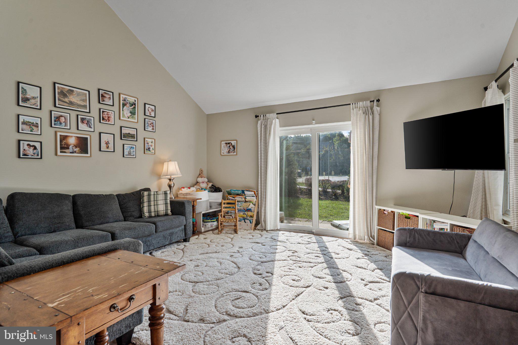40 ROXBURY COURT A