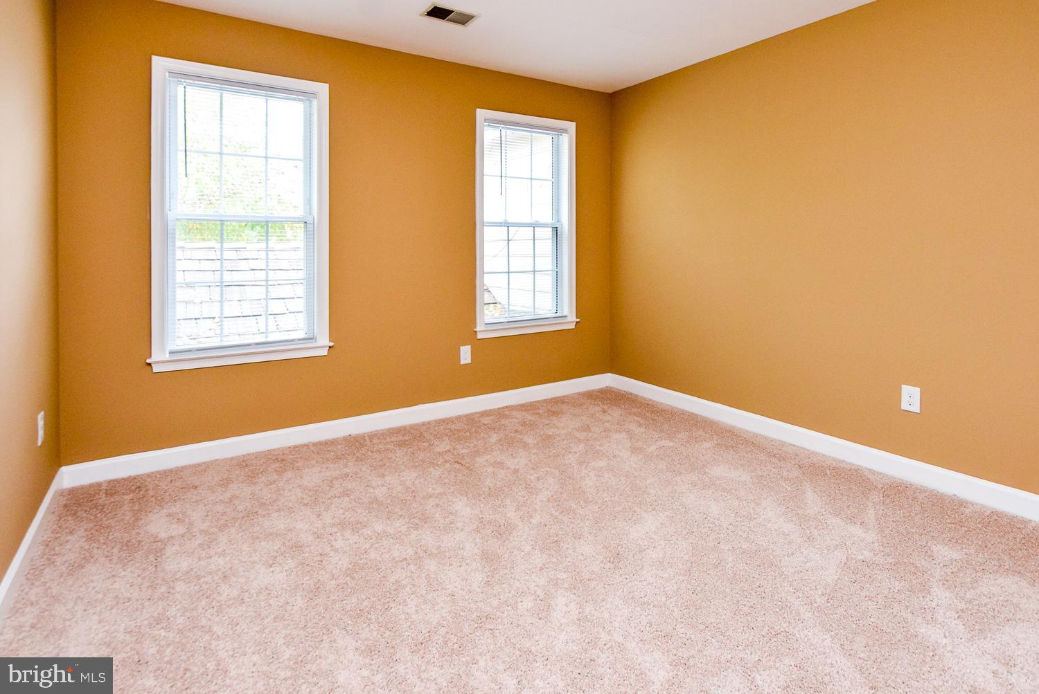 WOODMORE - Residential Lease