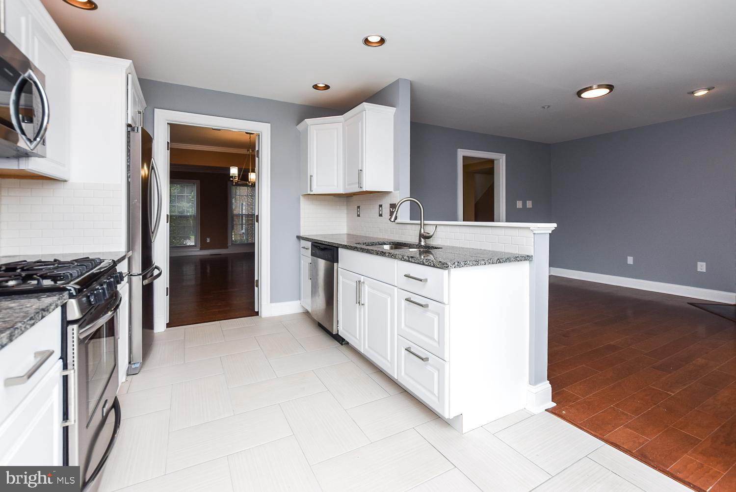 WOODMORE - Residential Lease