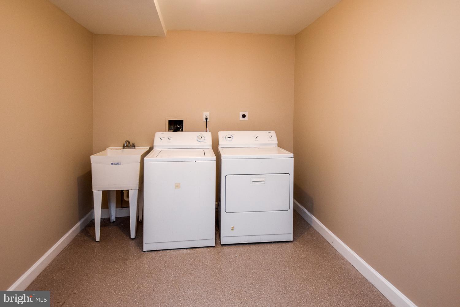 WOODMORE - Residential Lease