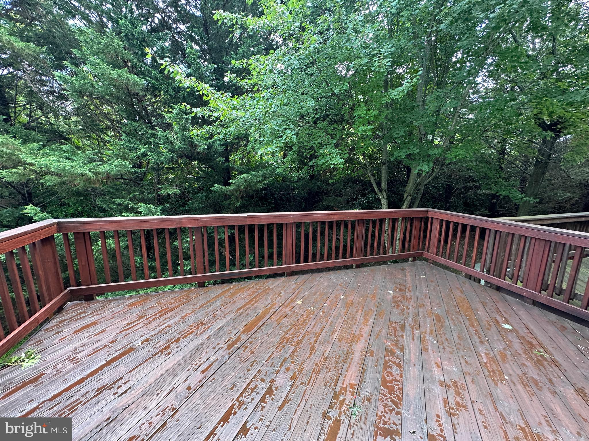 GLEN OAKS CONDOMINIUM - Residential Lease