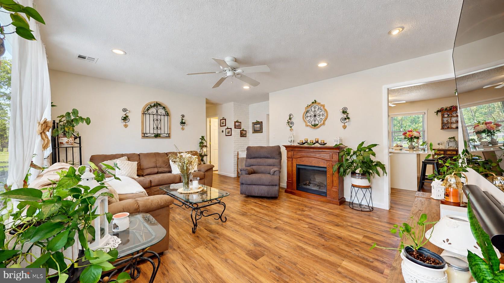 213 LAKE CRYSTALBROOK DRIVE