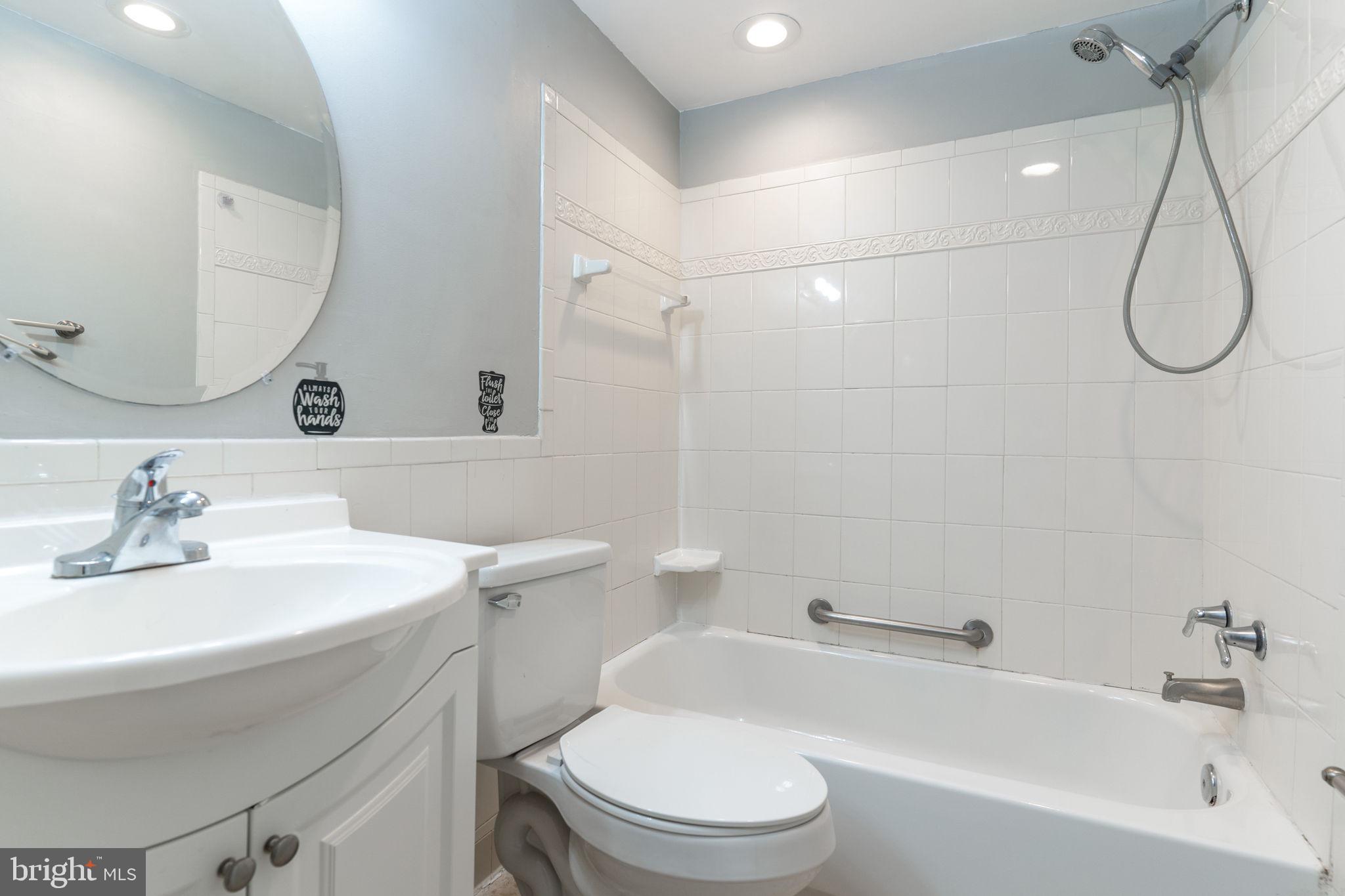 CARROLLAN GARDENS - Residential Lease