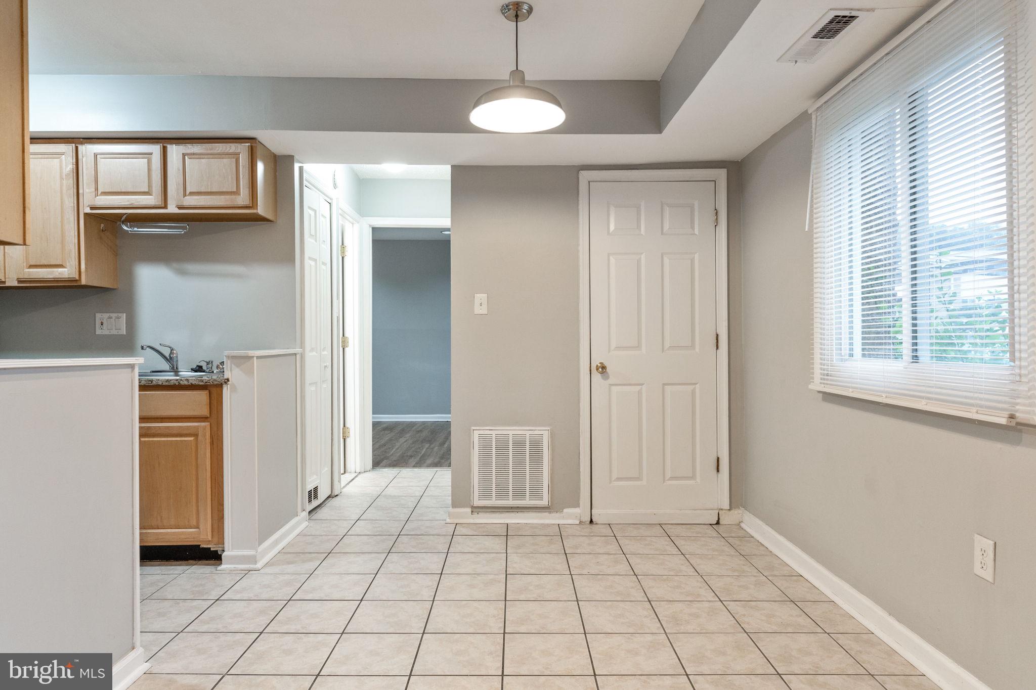 CARROLLAN GARDENS - Residential Lease