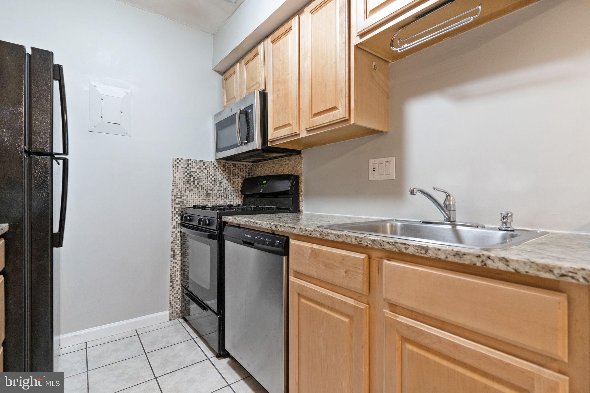 CARROLLAN GARDENS - Residential Lease