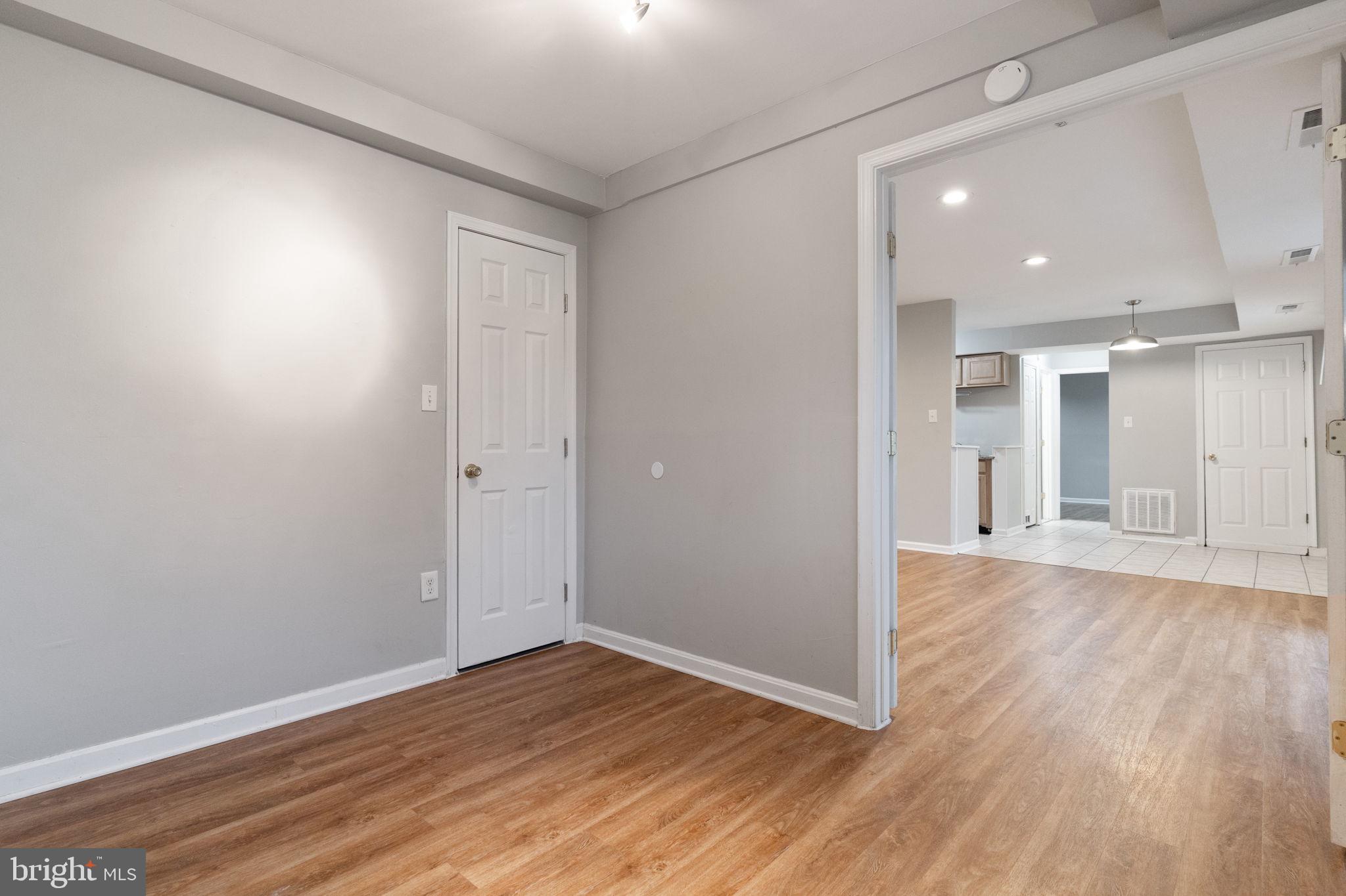 CARROLLAN GARDENS - Residential Lease