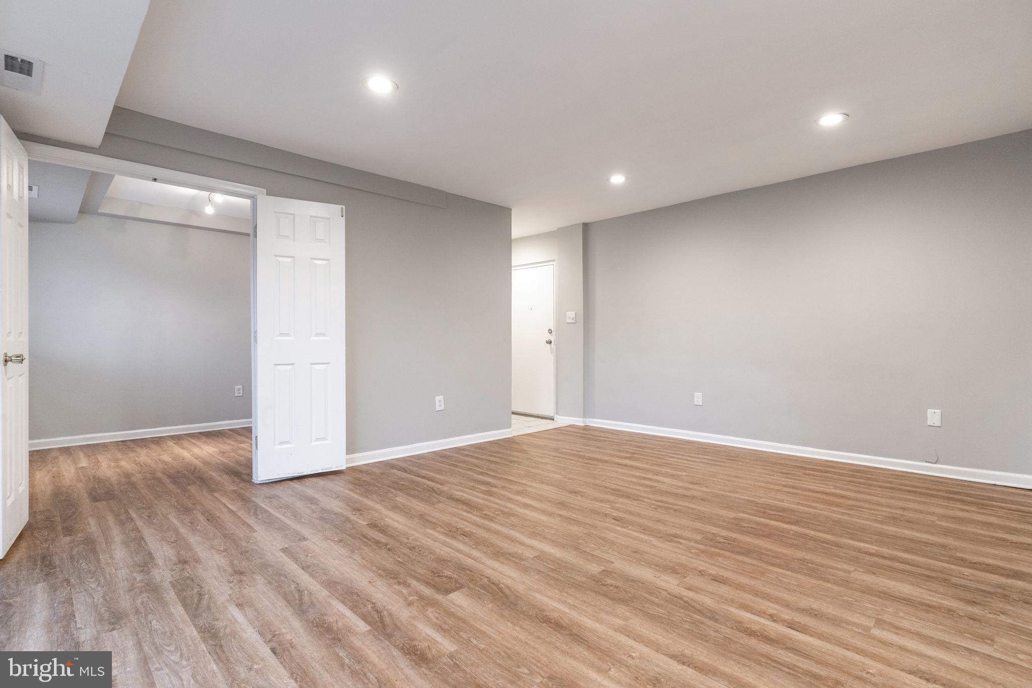 CARROLLAN GARDENS - Residential Lease