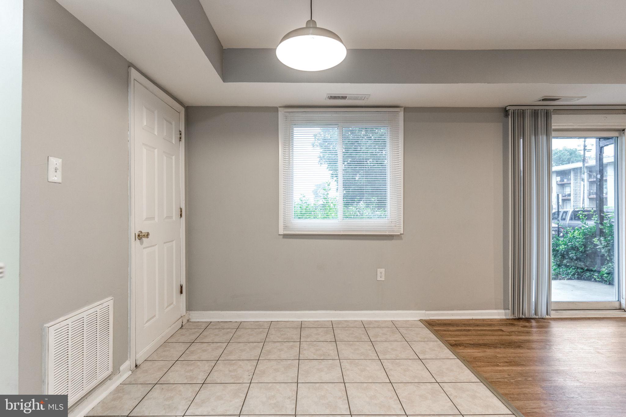 CARROLLAN GARDENS - Residential Lease