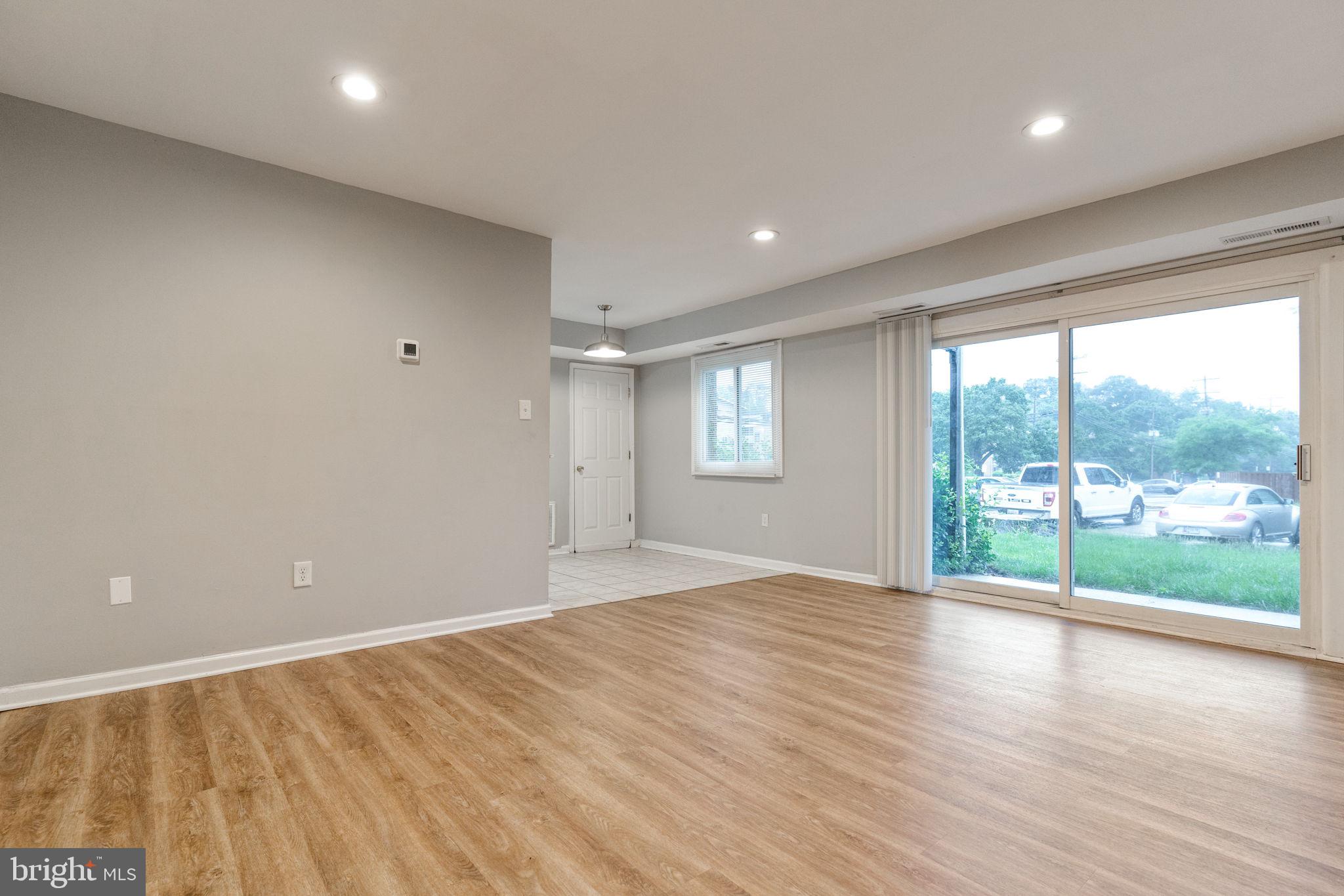 CARROLLAN GARDENS - Residential Lease