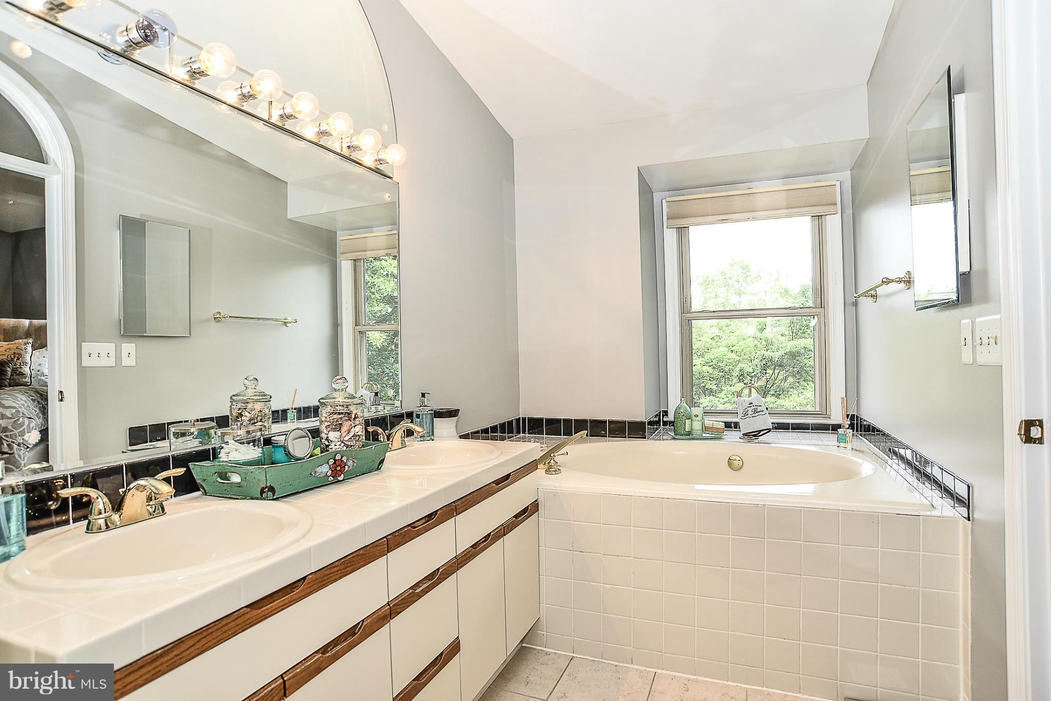 PENDERBROOK - Residential