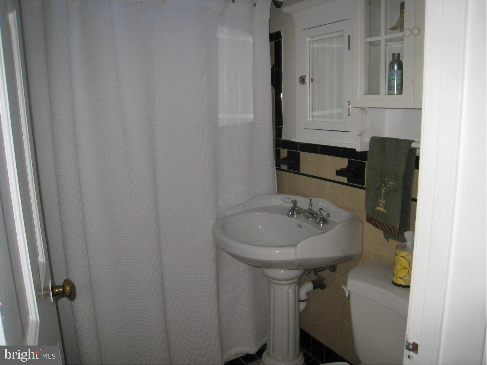 OLD TOWN - Residential Lease