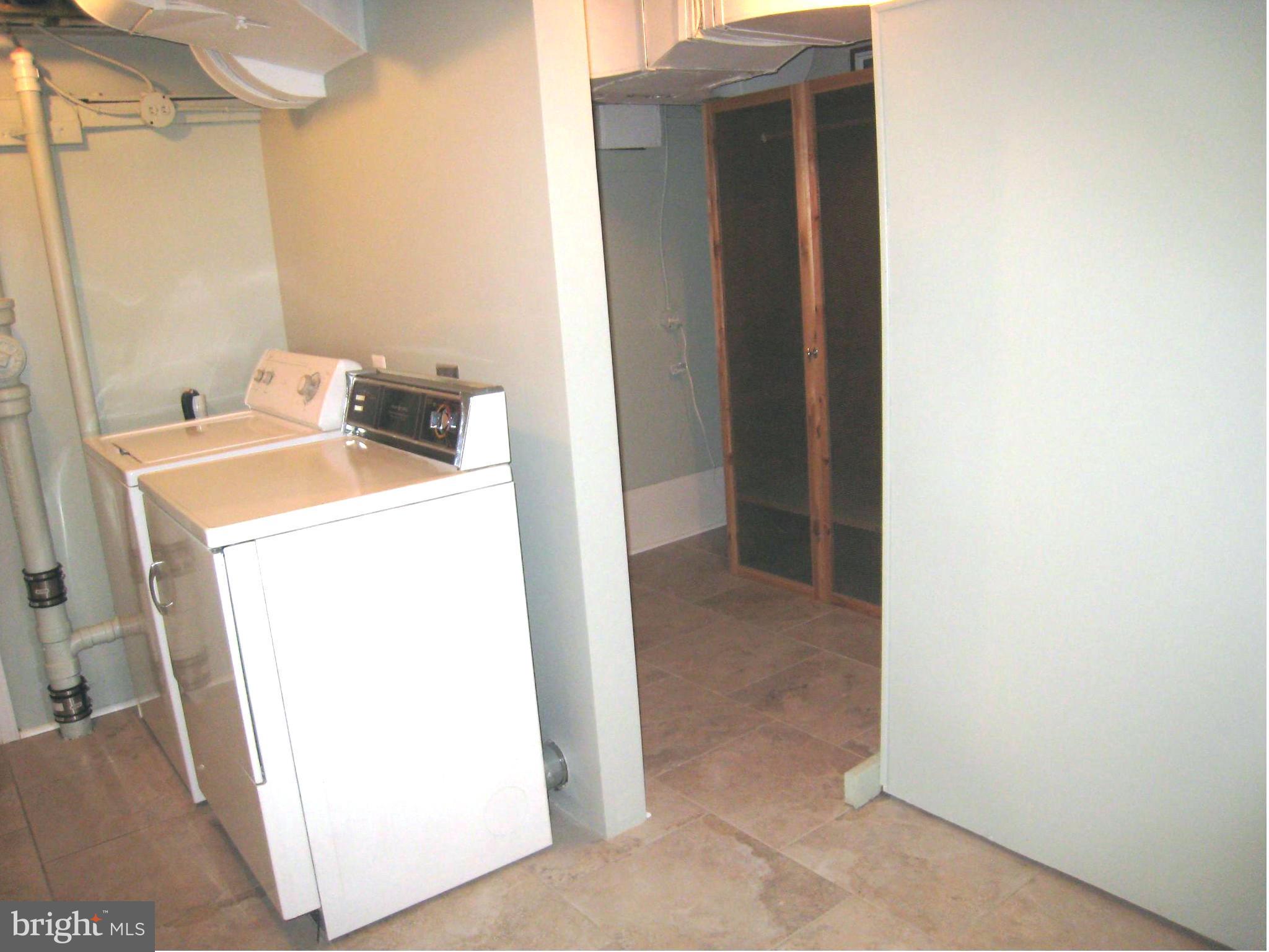 OLD TOWN - Residential Lease