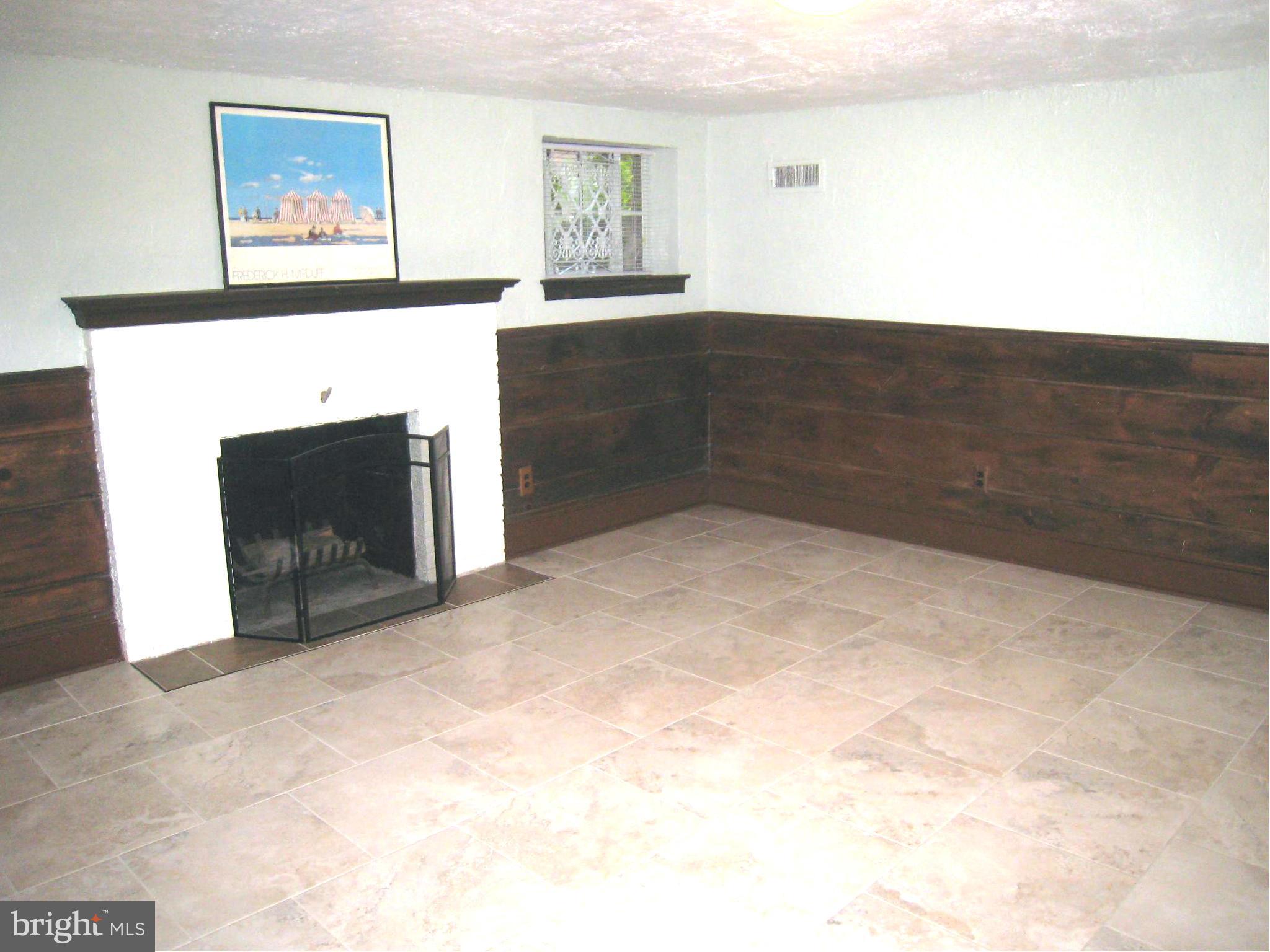 OLD TOWN - Residential Lease