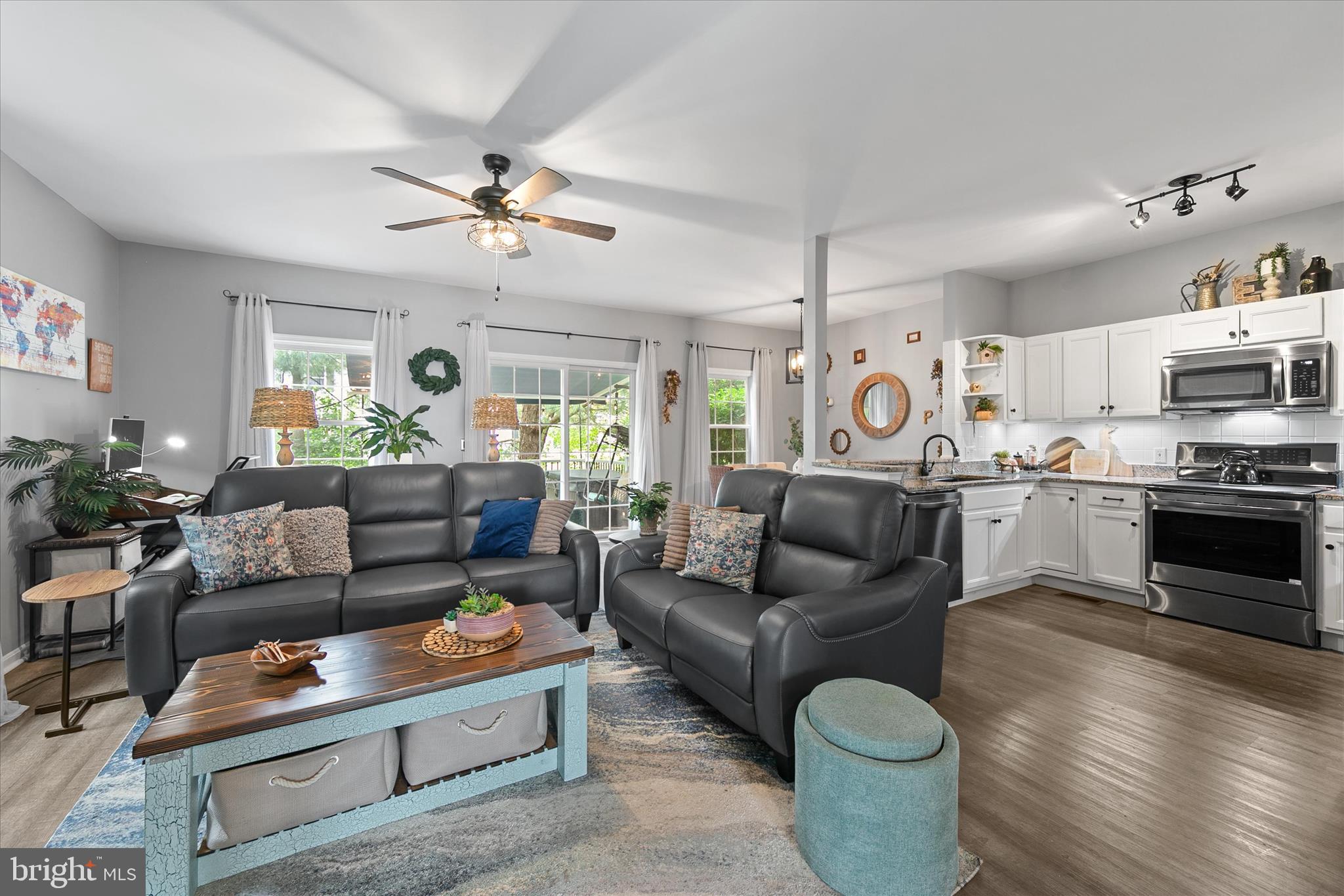 ADMIRALS QUARTERS - Residential