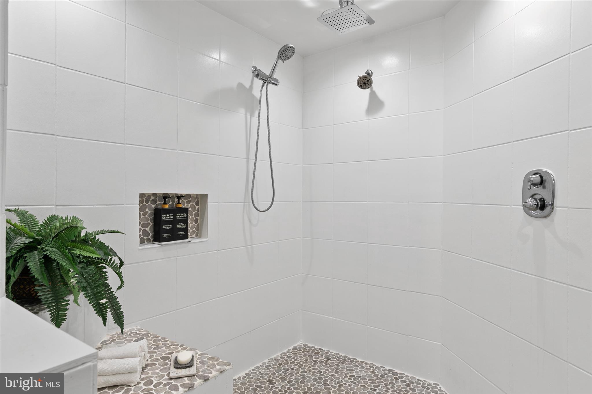ADMIRALS QUARTERS - Residential