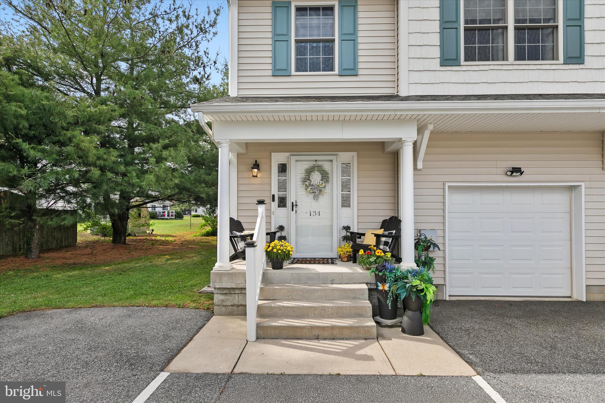 ADMIRALS QUARTERS - Residential