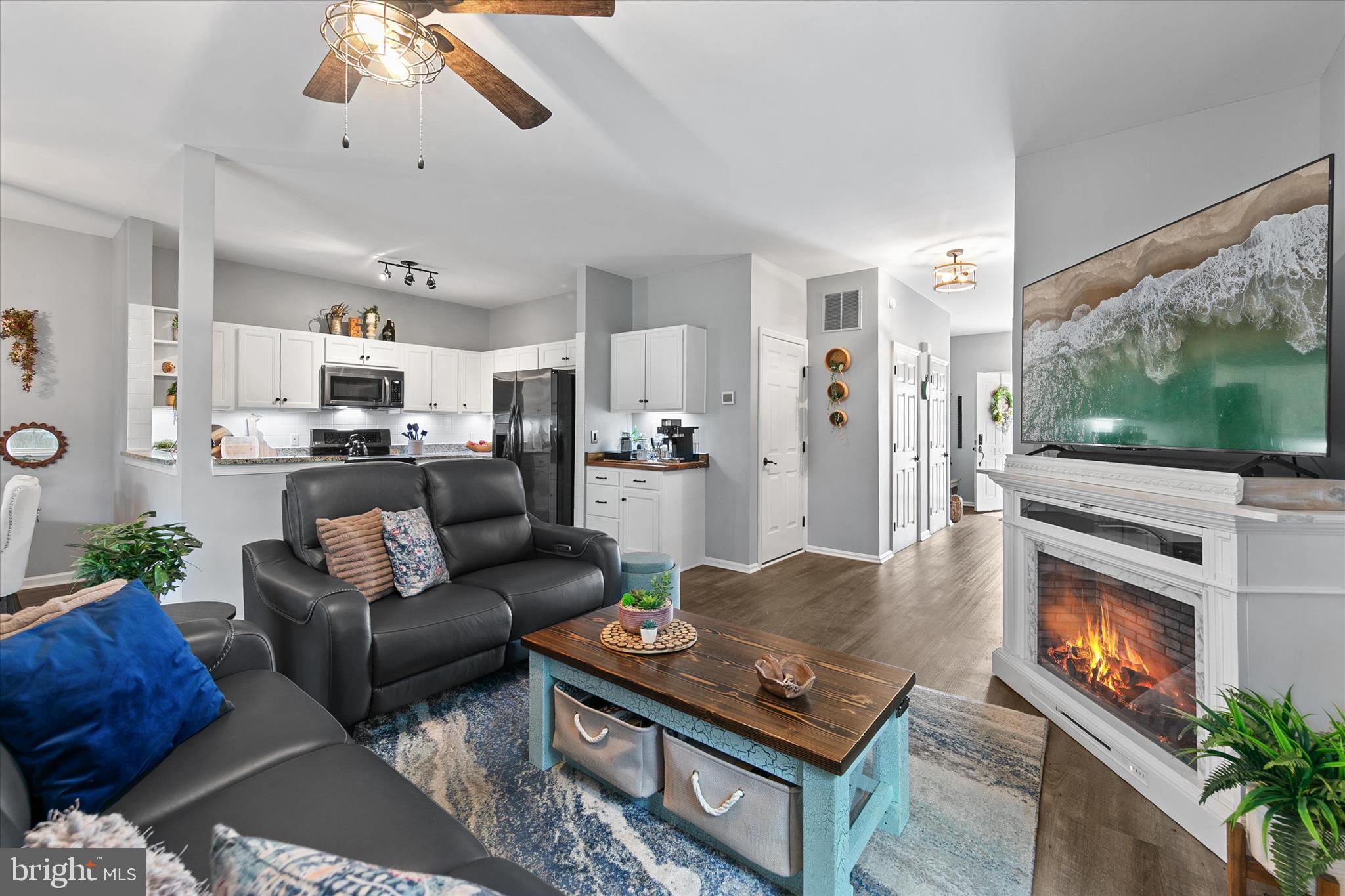 ADMIRALS QUARTERS - Residential