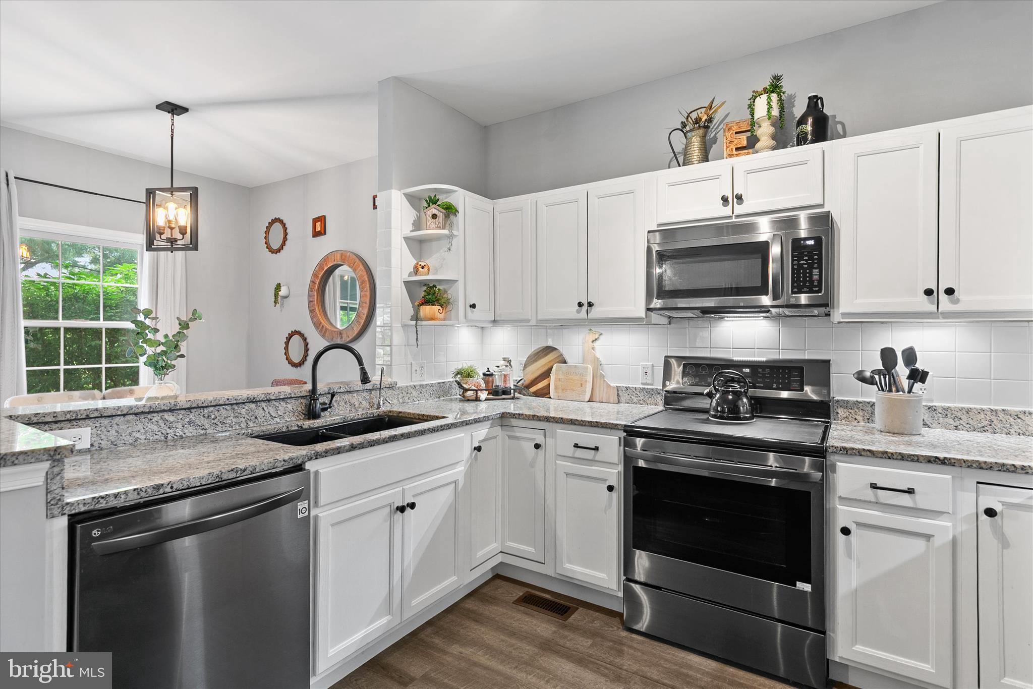 ADMIRALS QUARTERS - Residential