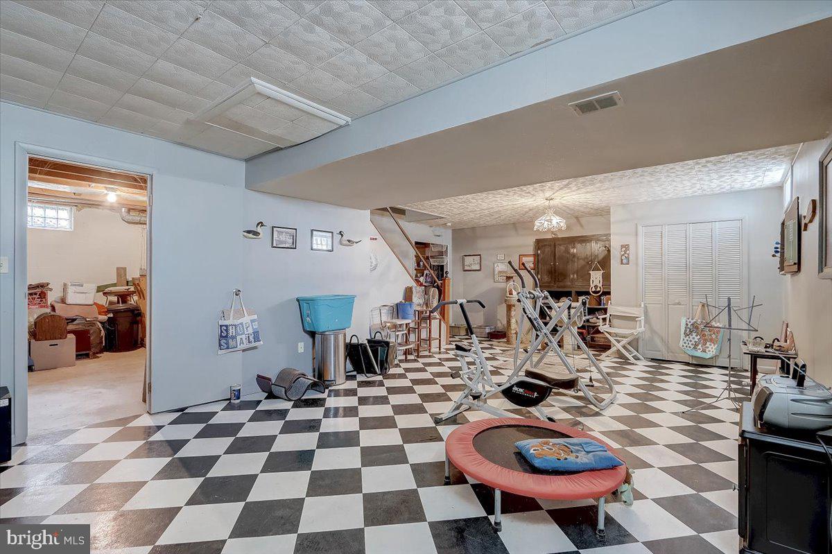 PERRY HALL - Residential