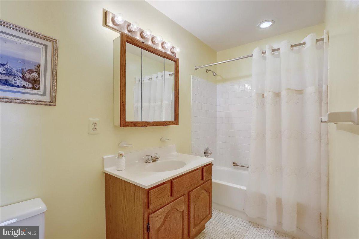 PERRY HALL - Residential