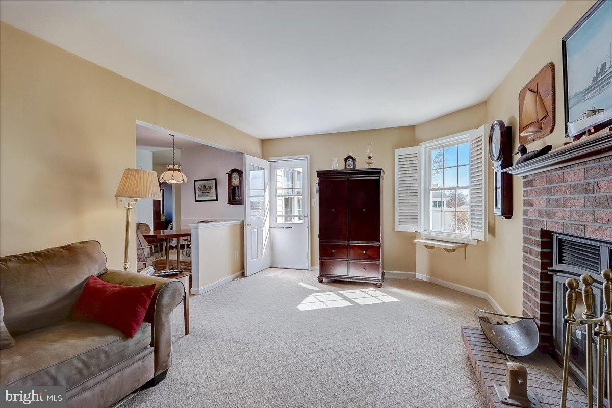 PERRY HALL - Residential