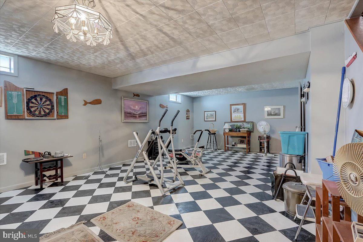 PERRY HALL - Residential