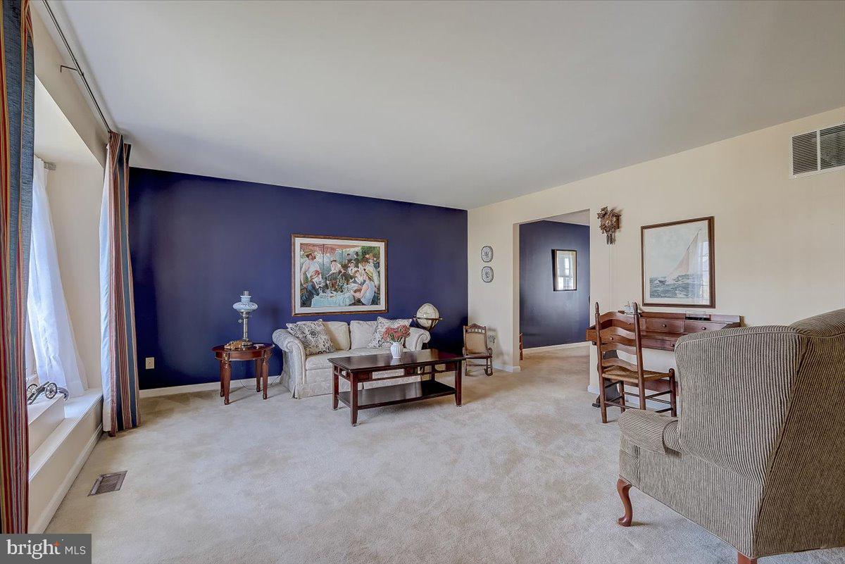 PERRY HALL - Residential