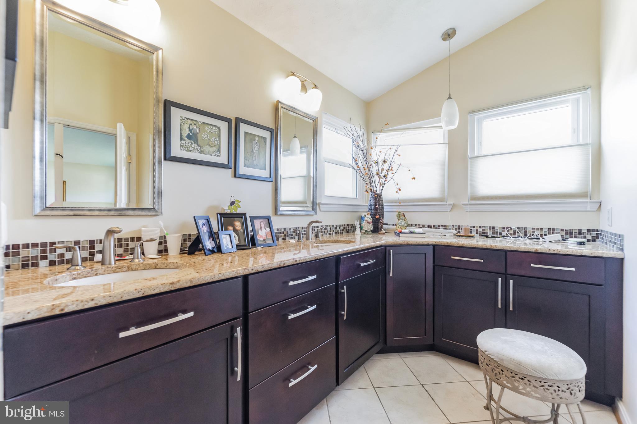 SPRINGFIELD MANOR - Residential