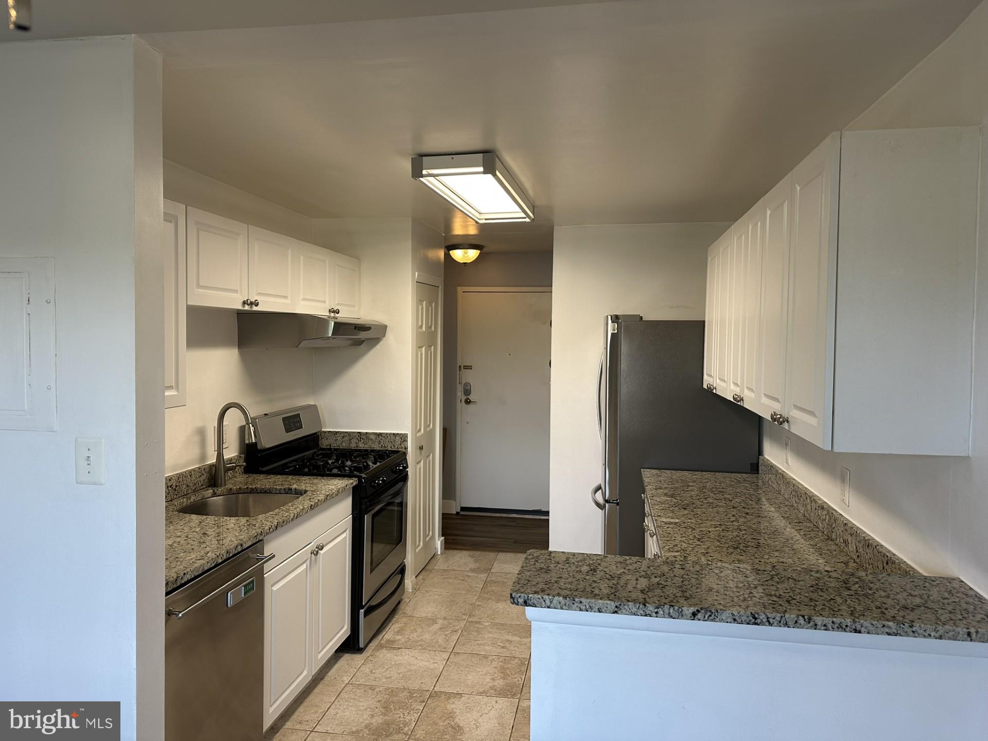 FAIRFIELD COMMONS - Residential Lease