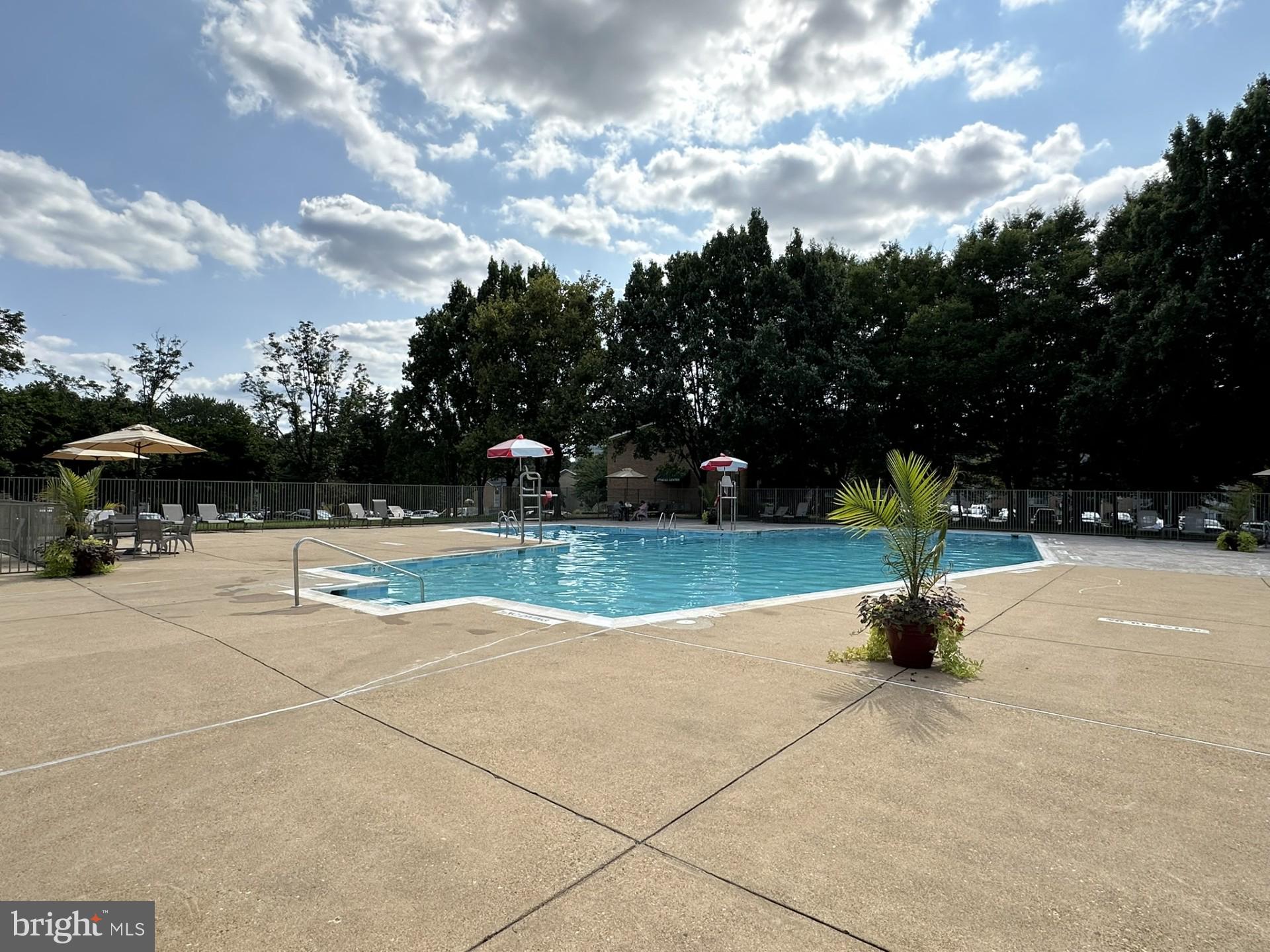 FAIRFIELD COMMONS - Residential Lease