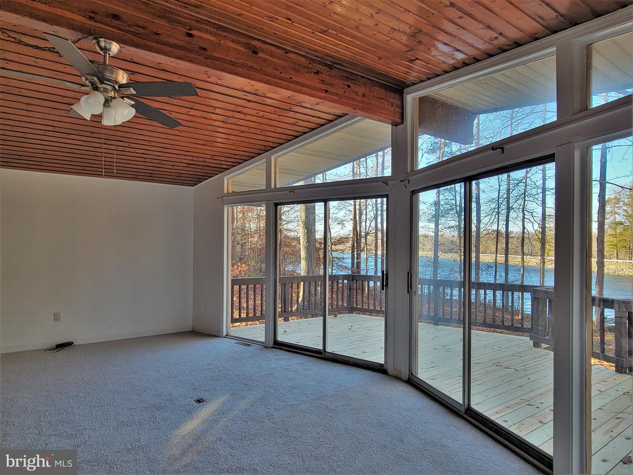 LAKE LAND OR - Residential