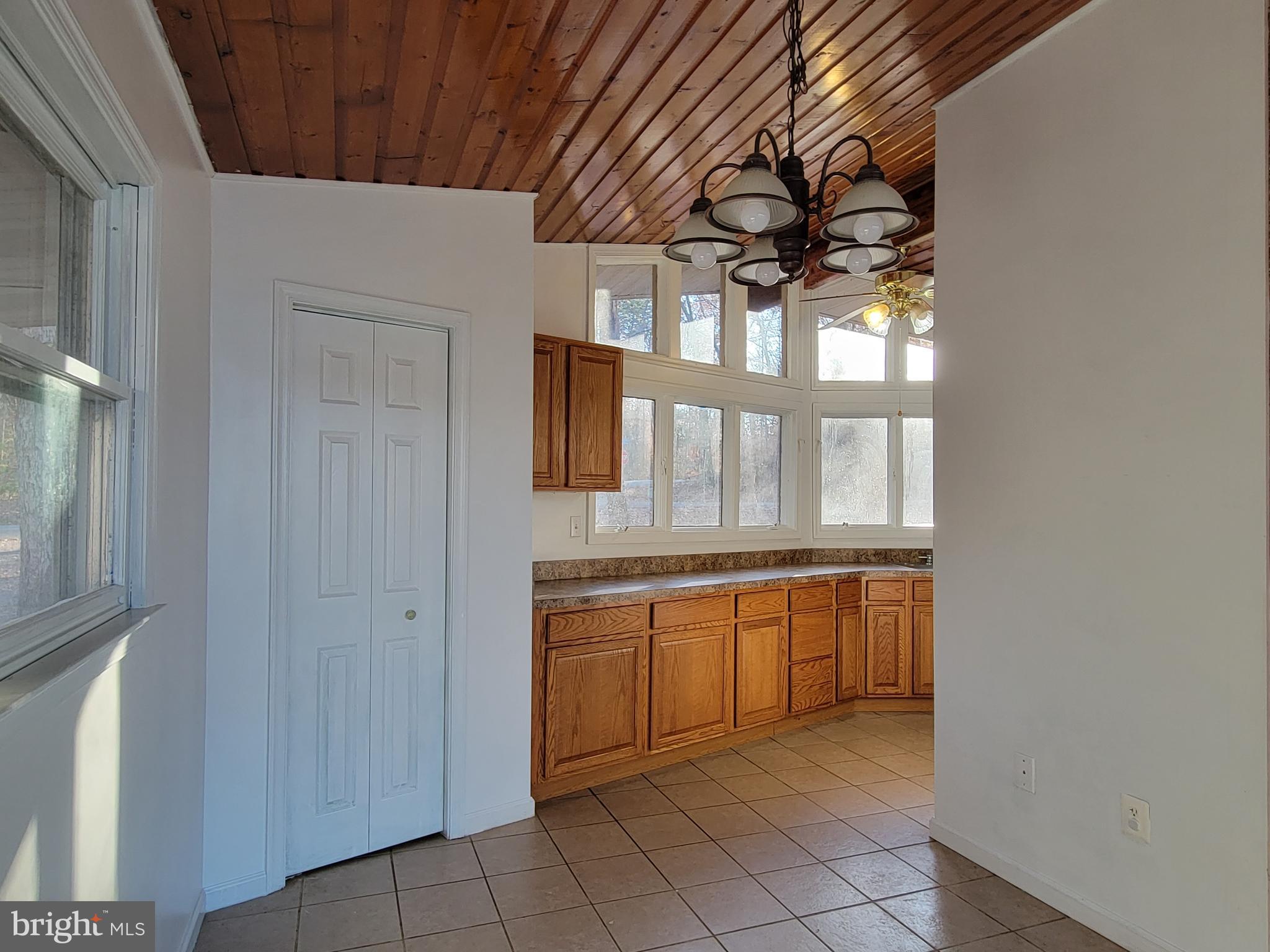 LAKE LAND OR - Residential