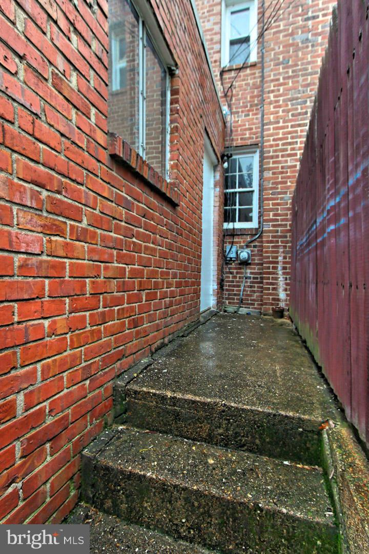 AURORA HILLS - Residential Lease