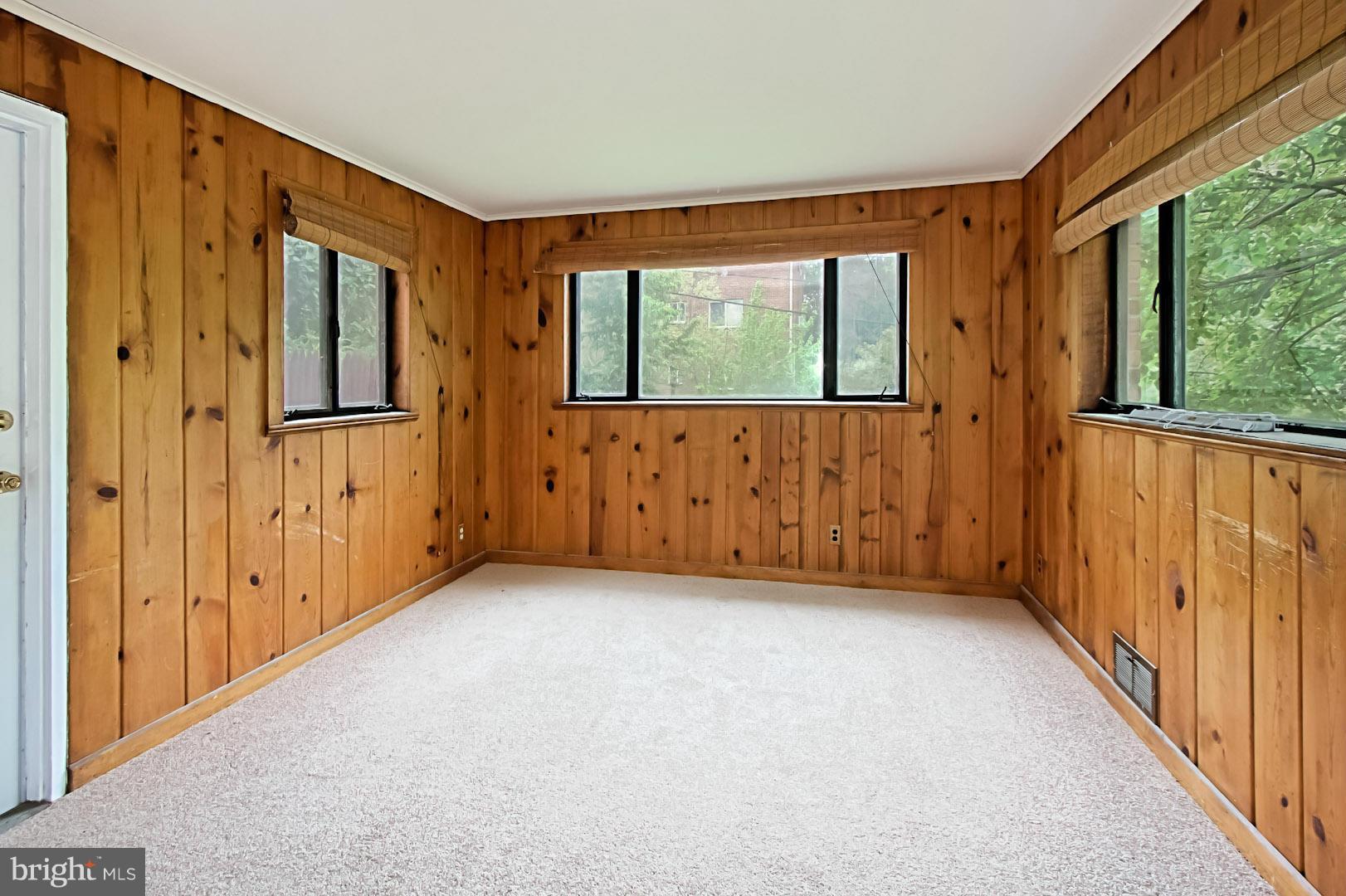 AURORA HILLS - Residential Lease