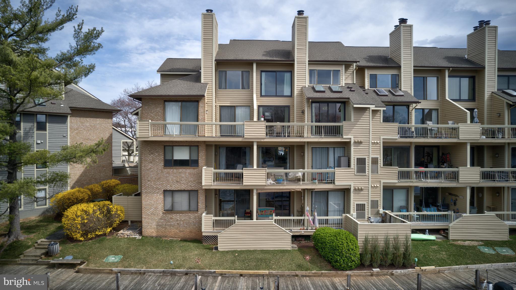 HARBOR POINT - Residential