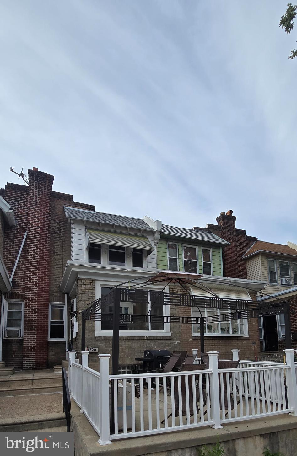 LAWNCREST - Residential Lease