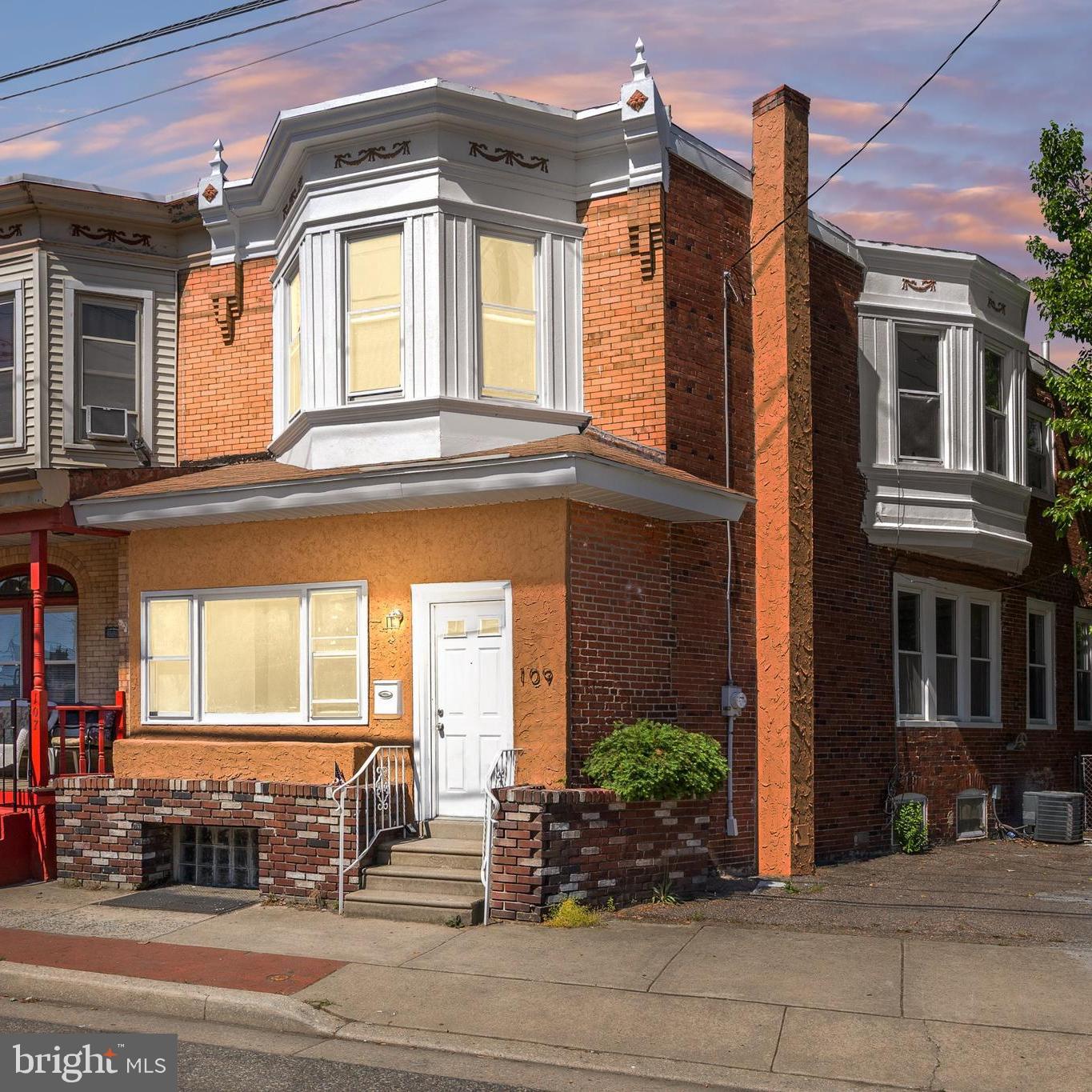 109 N BROADWAY