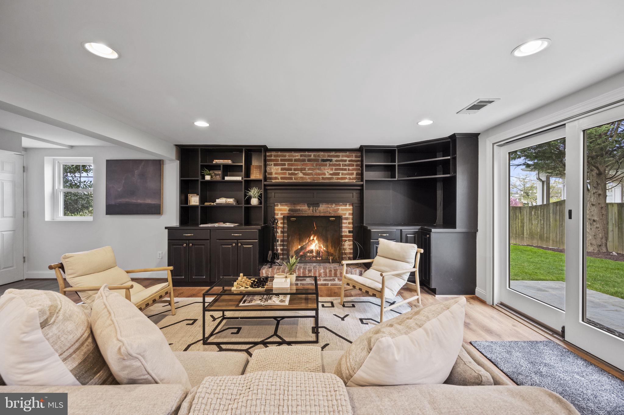 OAKWOOD KNOLLS - Residential