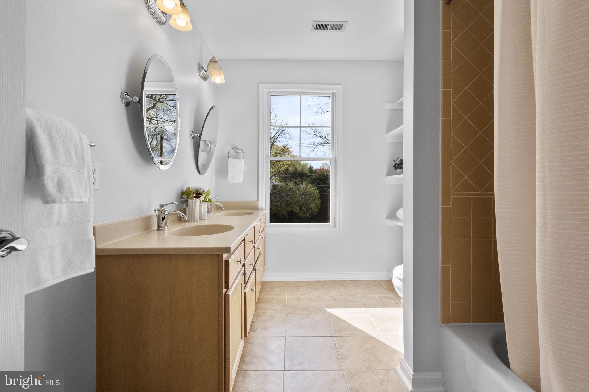 OAKWOOD KNOLLS - Residential