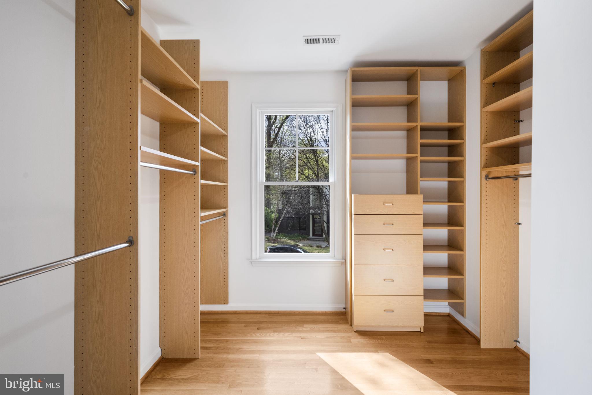 OAKWOOD KNOLLS - Residential