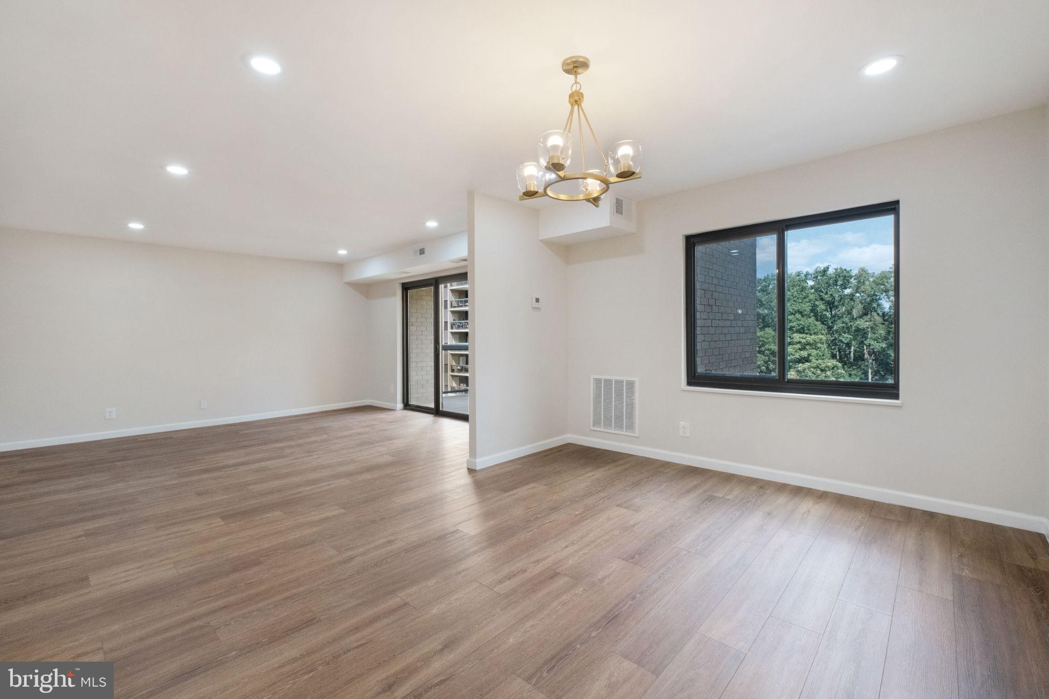 203 YOAKUM PARKWAY 825