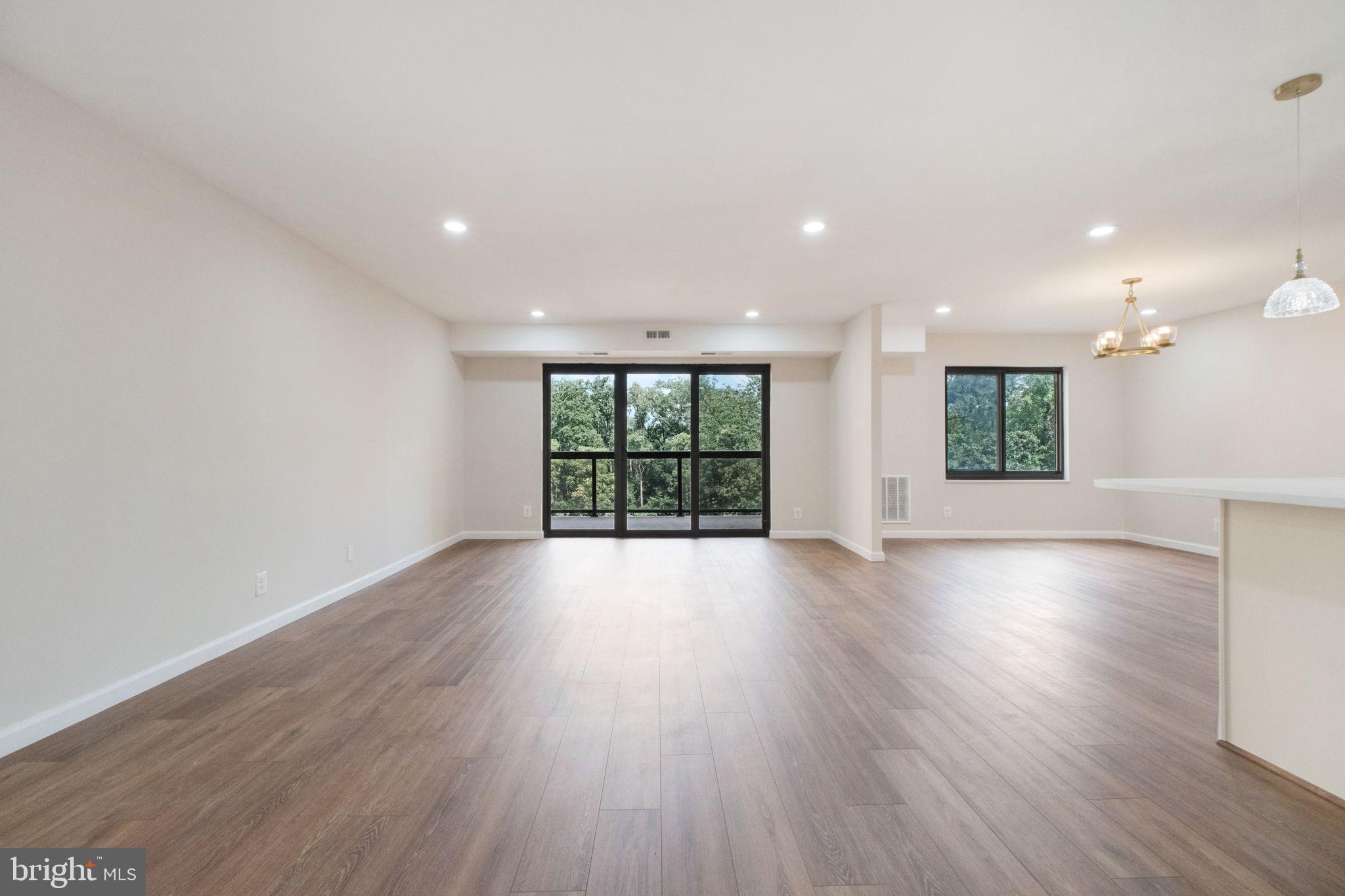 203 YOAKUM PARKWAY 825