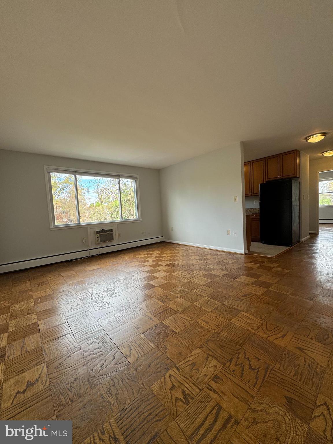 945 BARTON STREET N 101