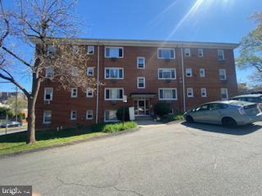 Welcome to this charming and spacious 1-bedroom, 1-bathroom condo in the sought-after Arlington neighborhood. This unit is located on the first floor of the building and offers an open living concept with large windows that provide ample natural light. The kitchen is equipped with modern appliances, granite countertops, and ample cabinetry for storage. The bedroom is well-sized and features a walk-in closet. The bathroom is updated with a bathtub and shower combo. Building Amenities: The building offers a range of amenities, including Secure entry, On-site laundry facilities, and one reserved parking space. Utilities and other info: Tenant pays only for electricity., Apply and pay rent online. Professionally managed. No pets. Location: The property is conveniently located within walking distance to the Clarendon Metro Station, restaurants, bars, coffee shops, and grocery stores, a 5-minute walk to Trader Joe's and Whole Foods. It is also within proximity to parks, bike trails, and major highways. Direct access to Route 50. The photos are of a similar unit.